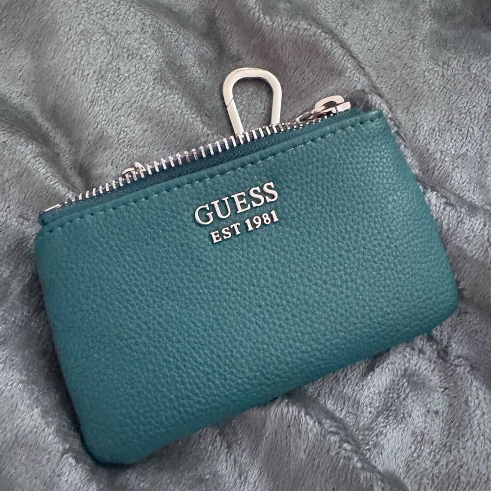 Guess Zip Card Holder